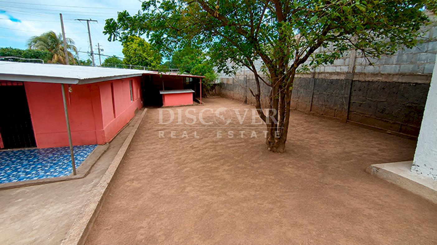  House with a spacious yard for sale in Tipitapa
