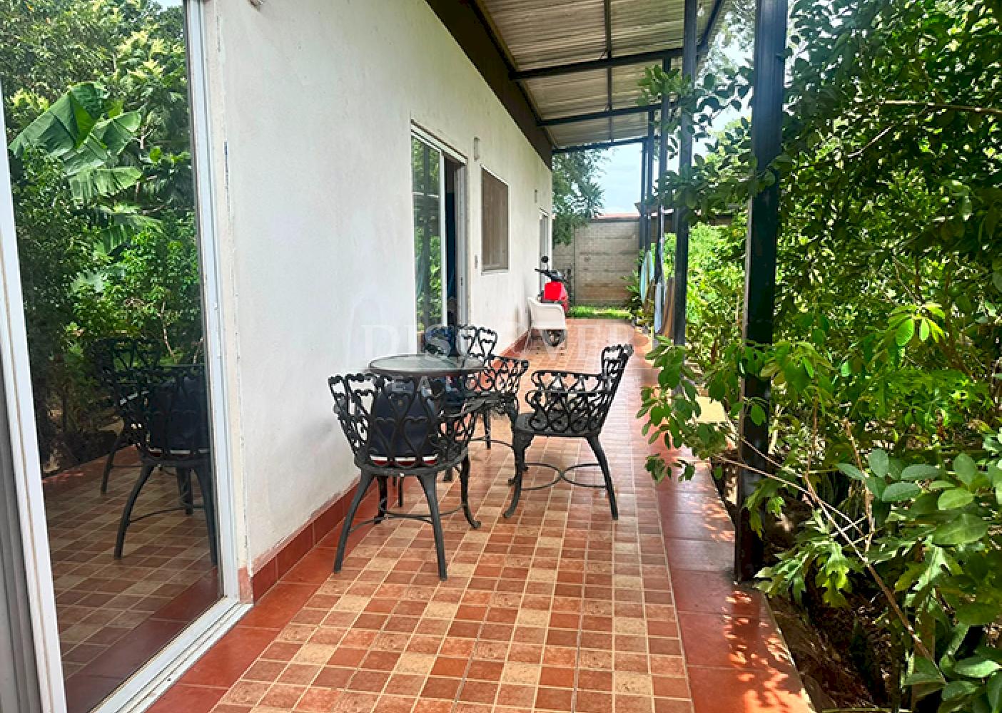 House with a large yard for sale on Carretera Sur