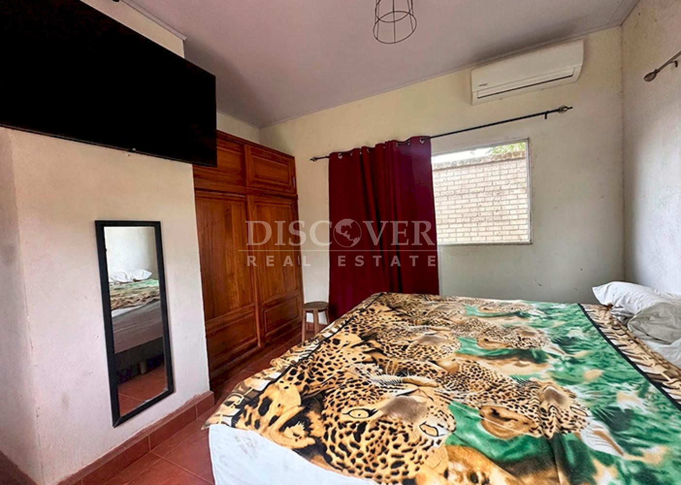 House with a large yard for sale on Carretera Sur