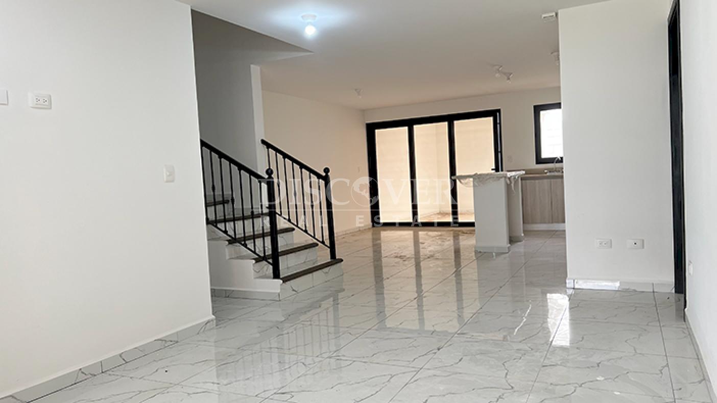 Spacious house for rent in a condominium complex - Masaya Highway