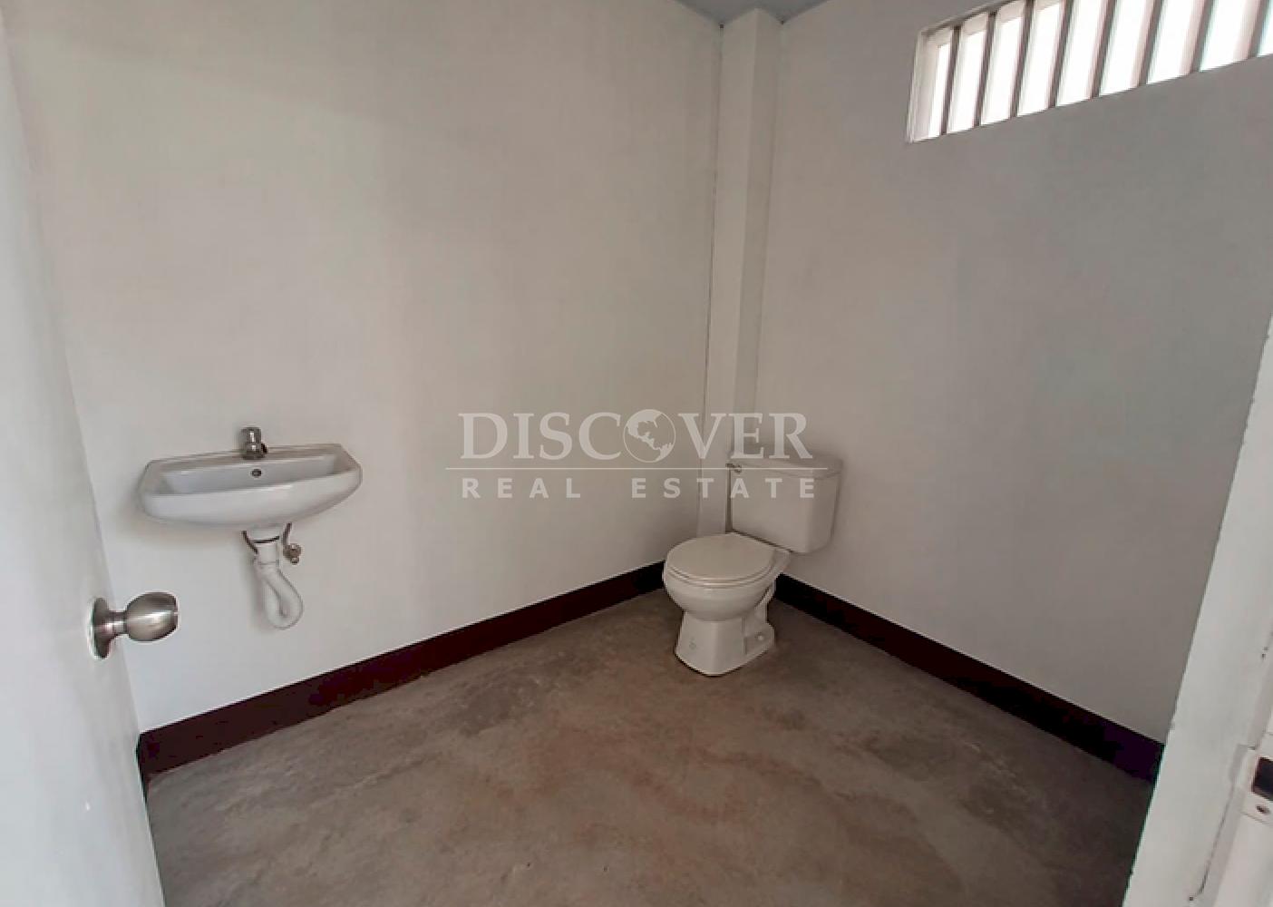  Commercial Space for Rent - Excellent Location in Rivas