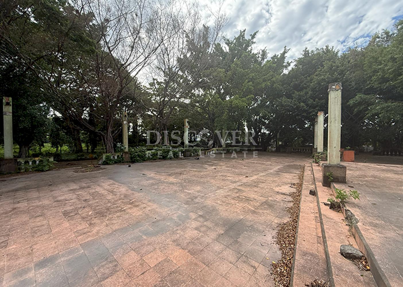  Land for sale along a highway in Masaya