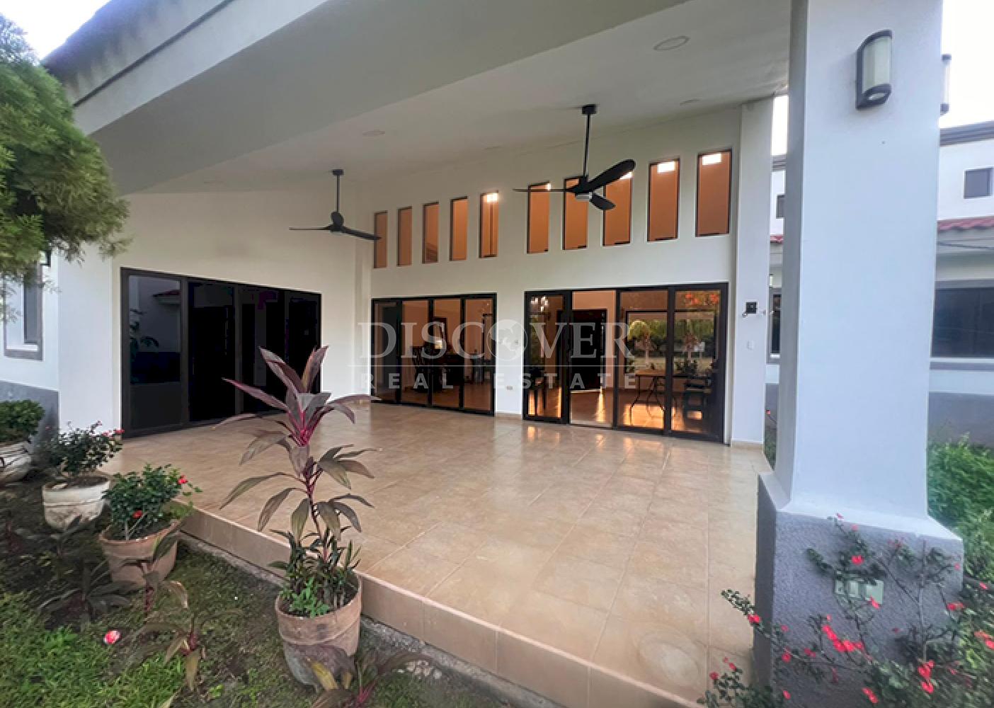  House for rent in a condominium complex in Chinandega