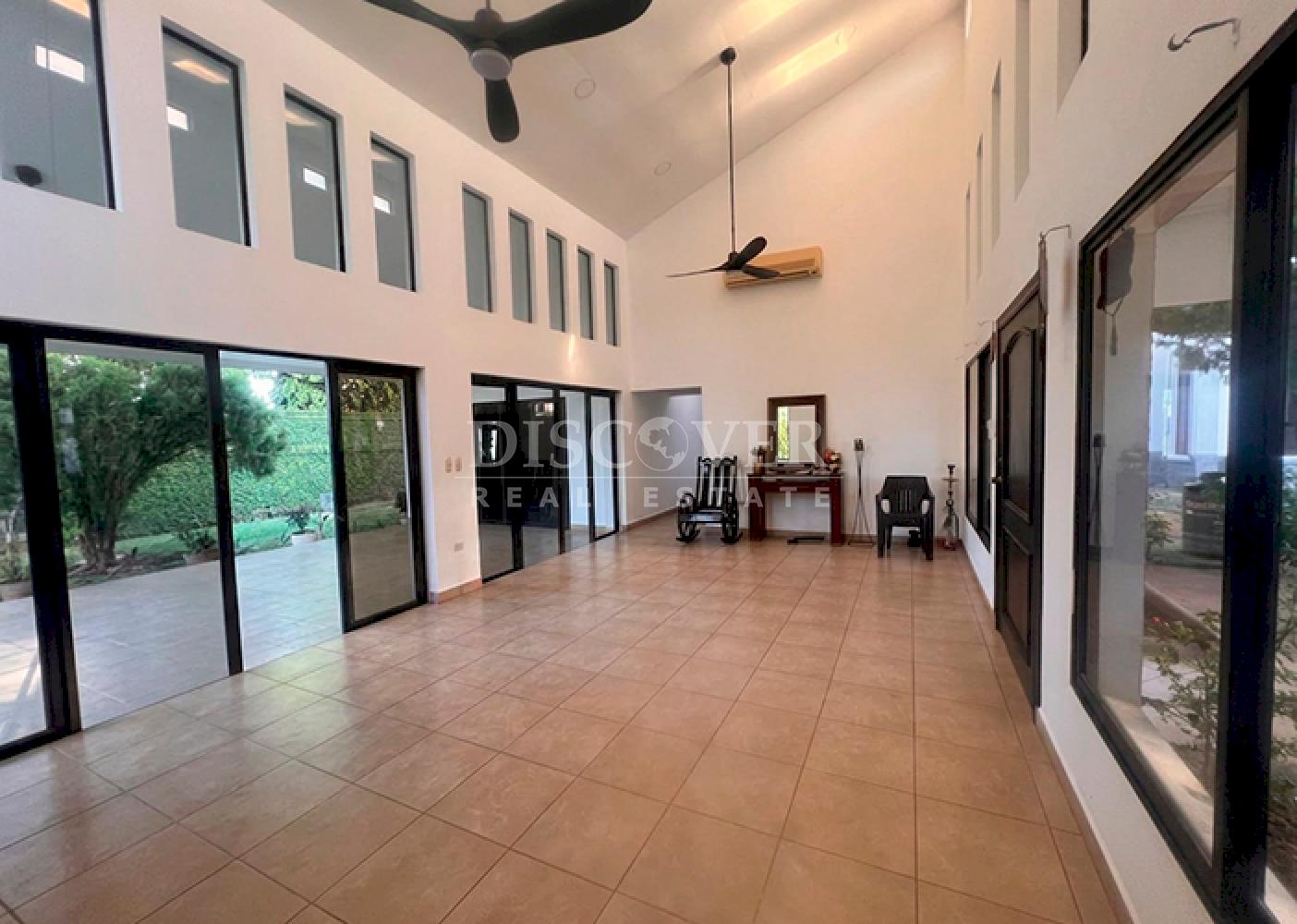  House for rent in a condominium complex in Chinandega