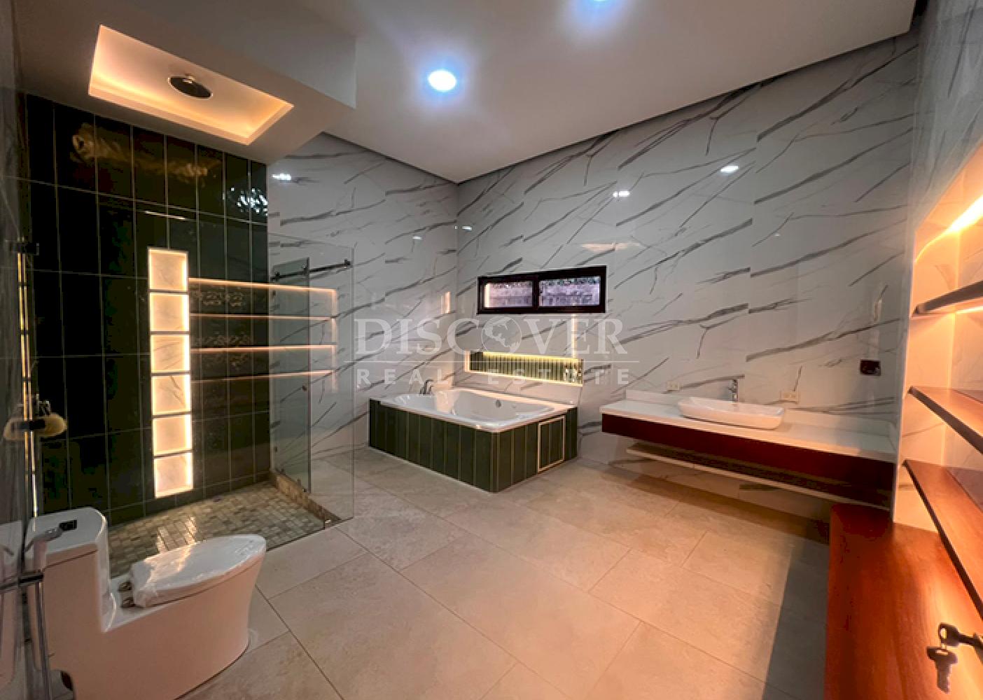  House for rent in a condominium complex in Chinandega