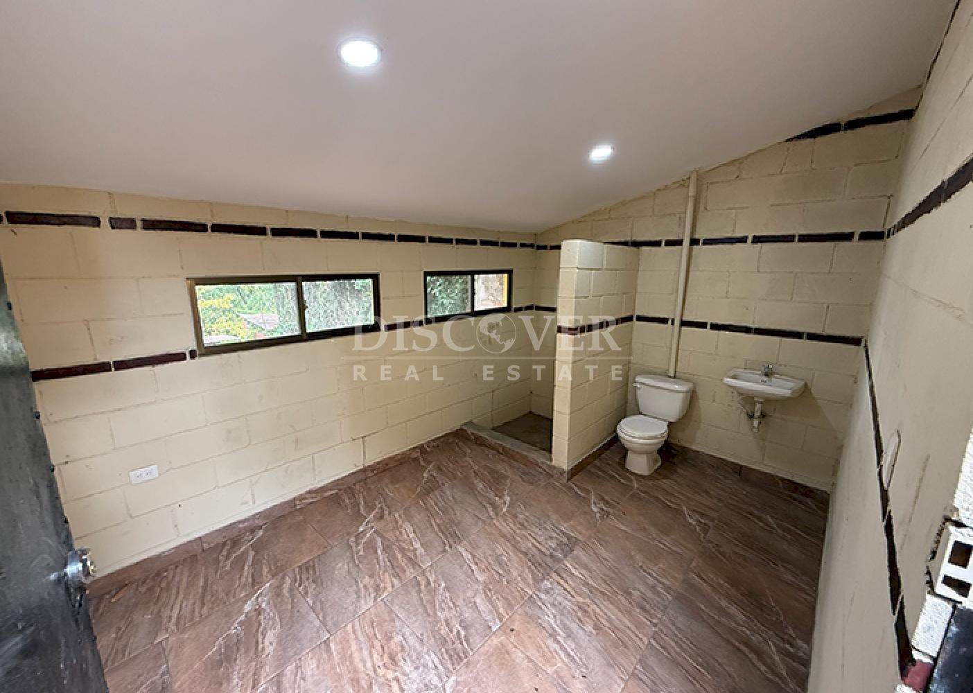 House with a pool for sale in Villa Fontana