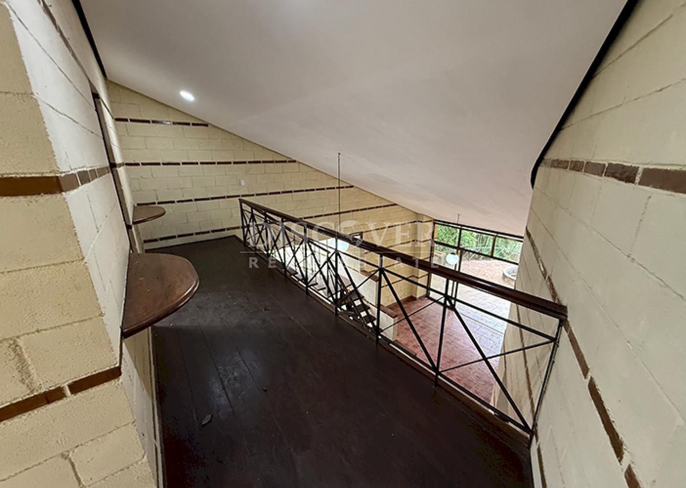 House with a pool for sale in Villa Fontana