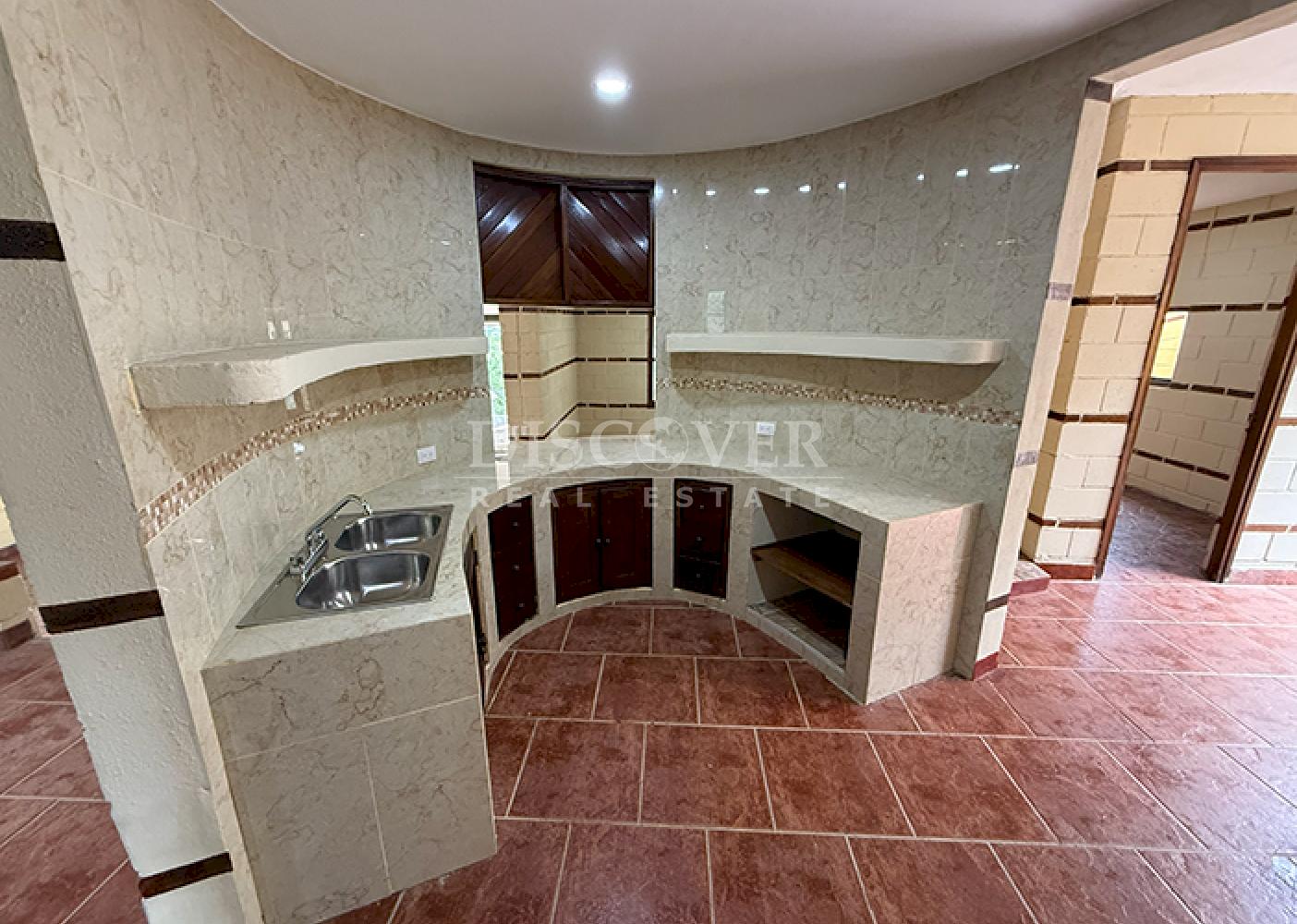 House with a pool for sale in Villa Fontana