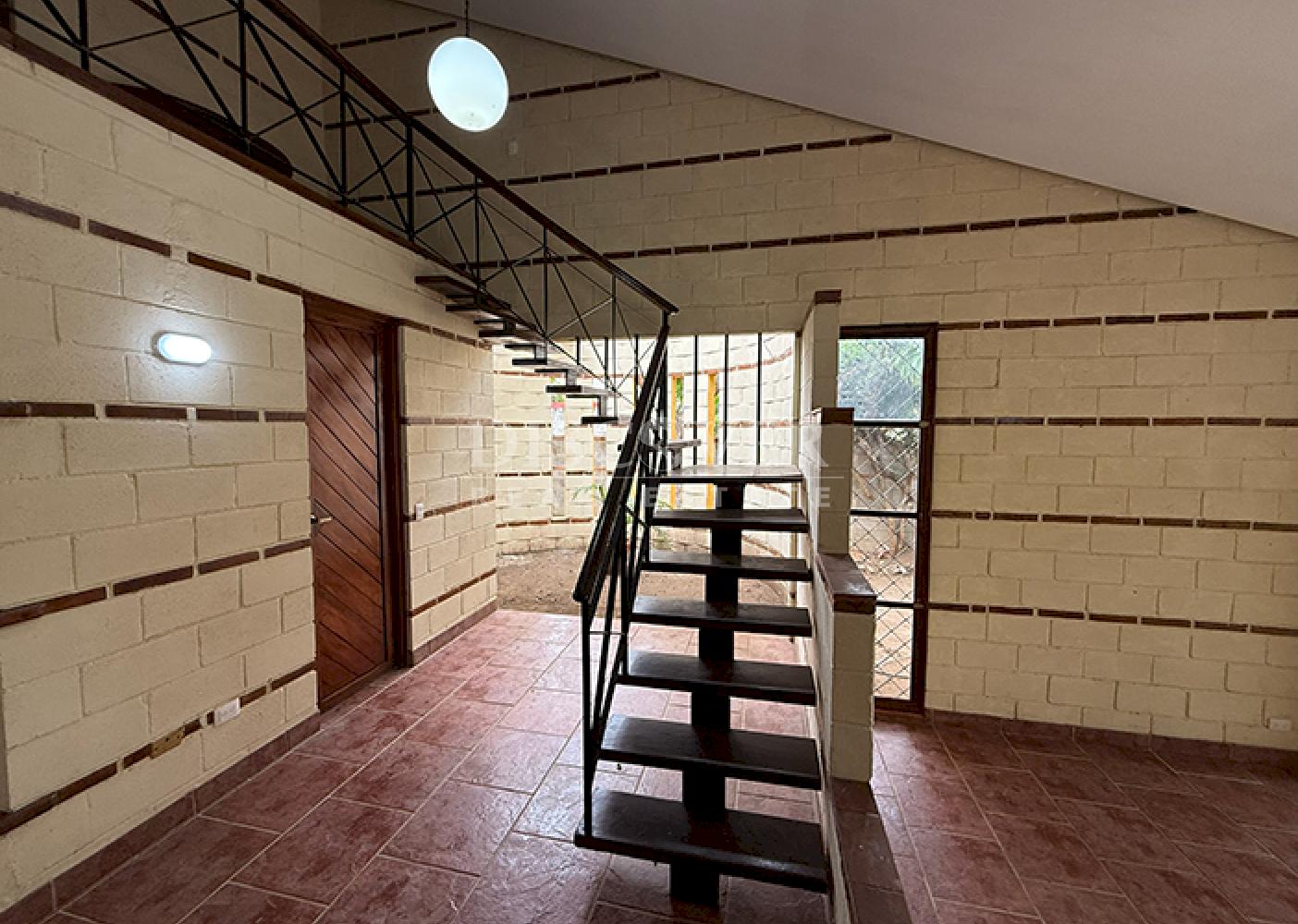 House with a pool for sale in Villa Fontana
