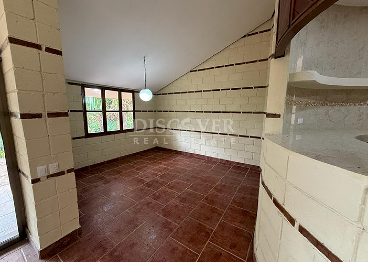 House with a pool for sale in Villa Fontana