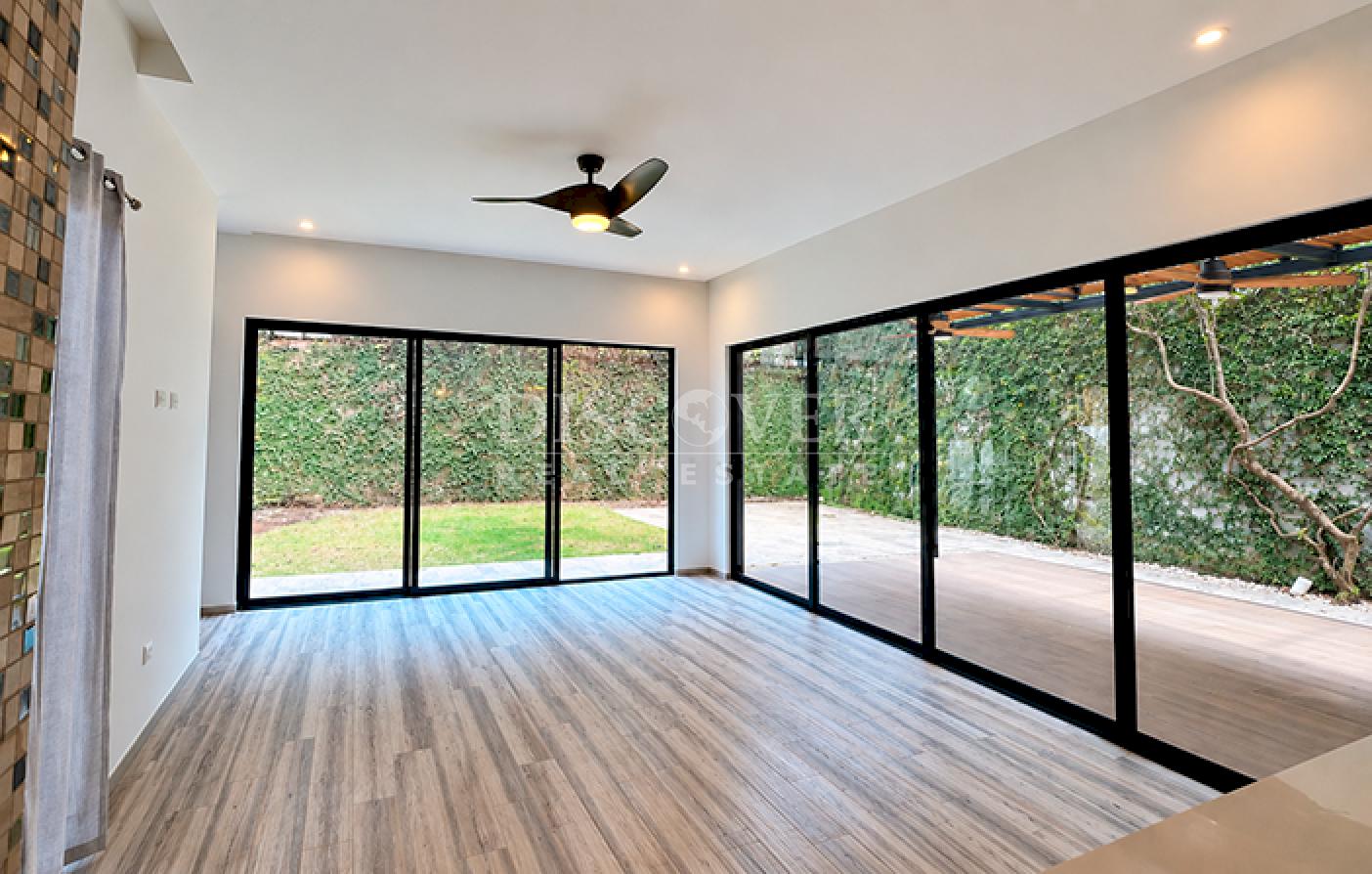  House for rent in a condominium in Villa Fontana