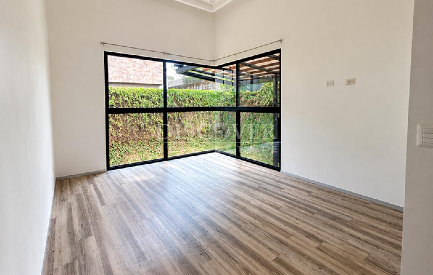  House for rent in a condominium in Villa Fontana