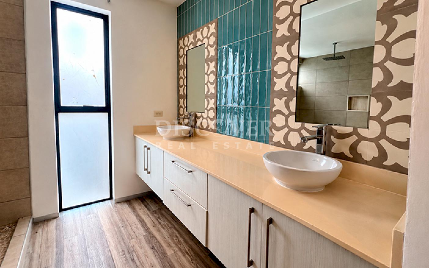  House for rent in a condominium in Villa Fontana