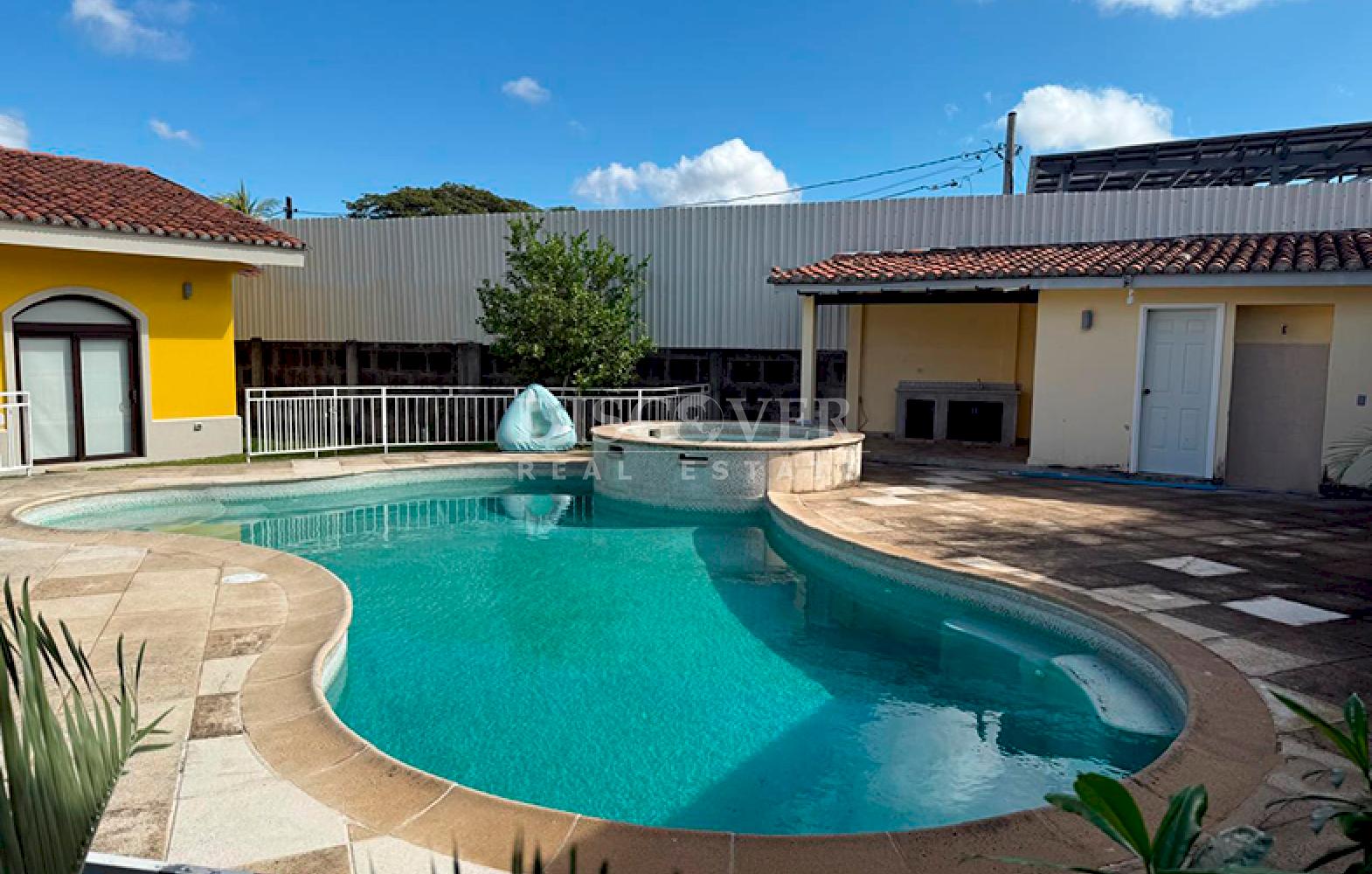  House for rent in a residential neighborhood in Las Colinas