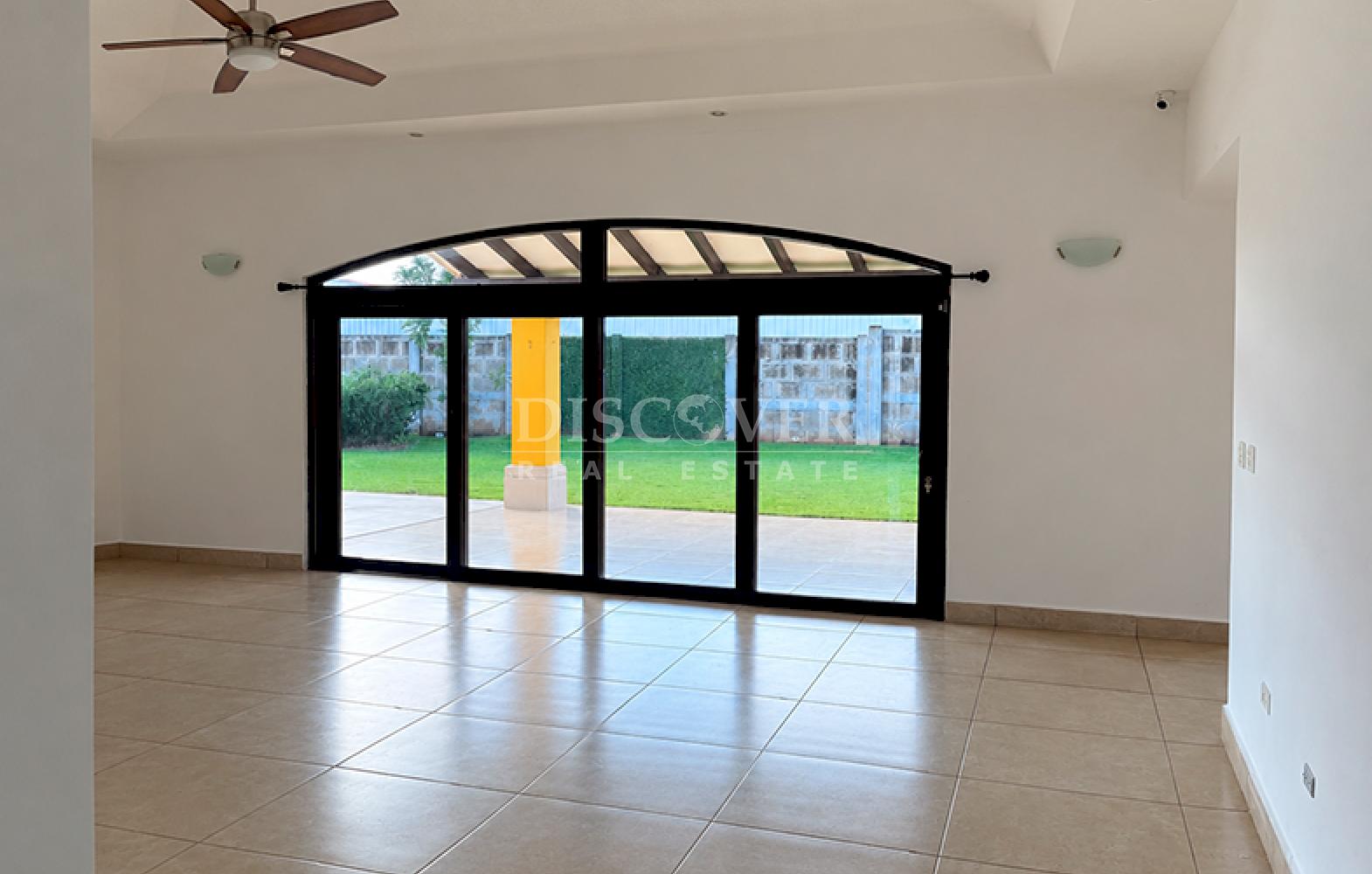  House for rent in a residential neighborhood in Las Colinas