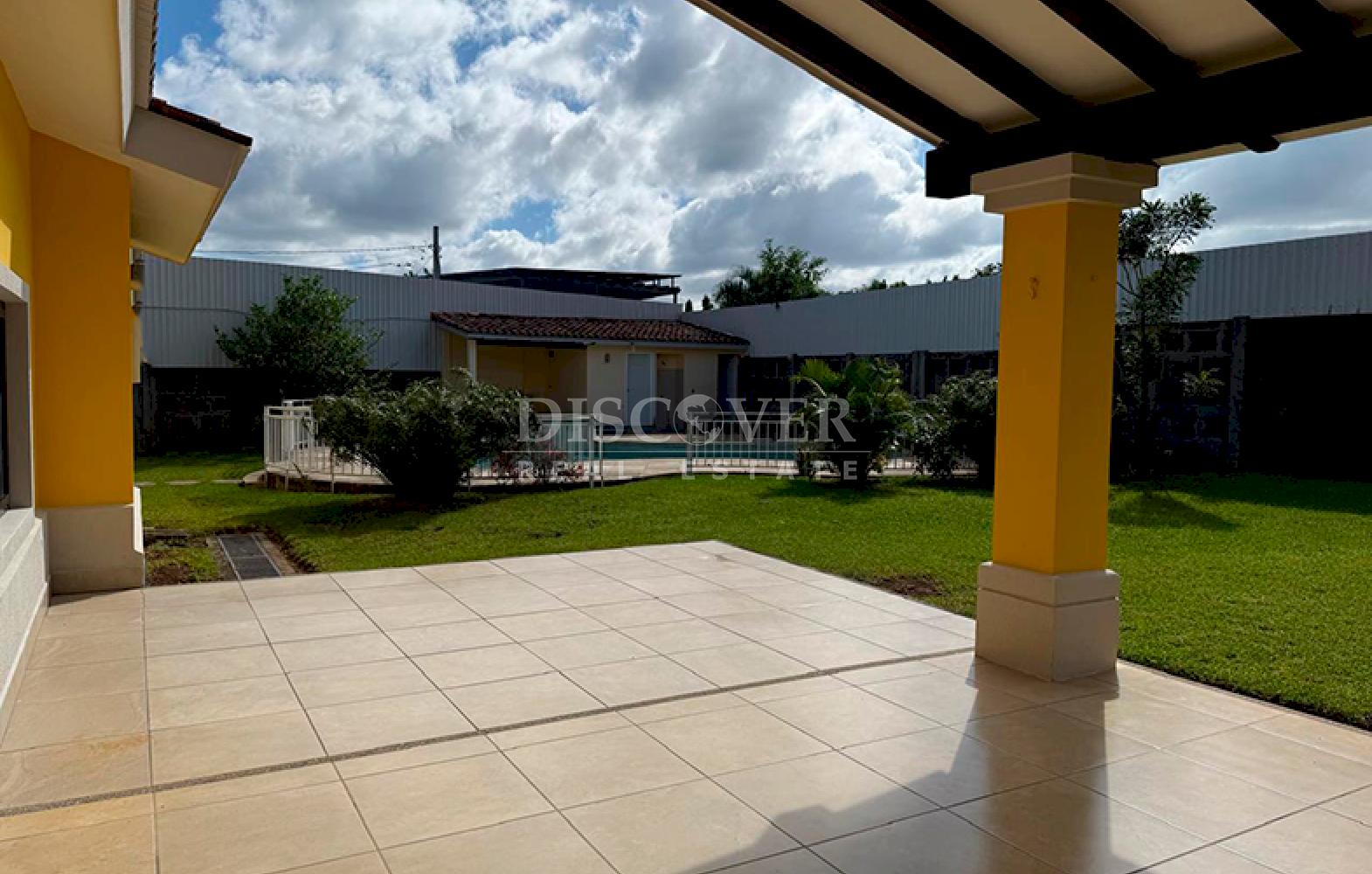  House for rent in a residential neighborhood in Las Colinas