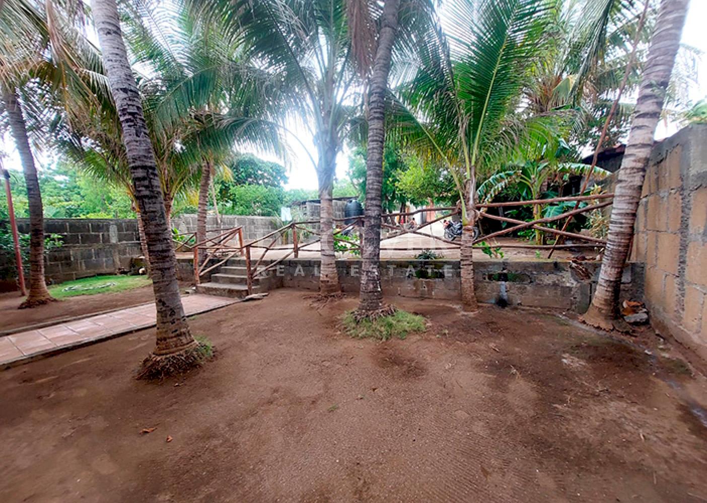  Beach House for Sale in Pochomil - Oceanfront