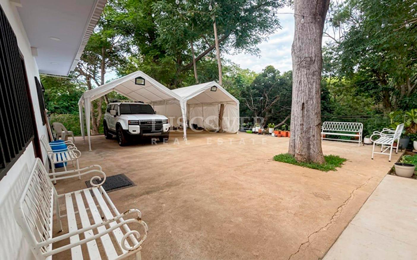  Lots and House for Sale in Santo Domingo
