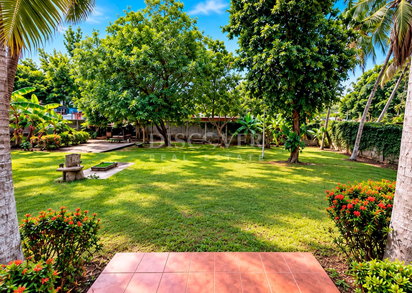  Two-story house for rent on Carretera Masaya