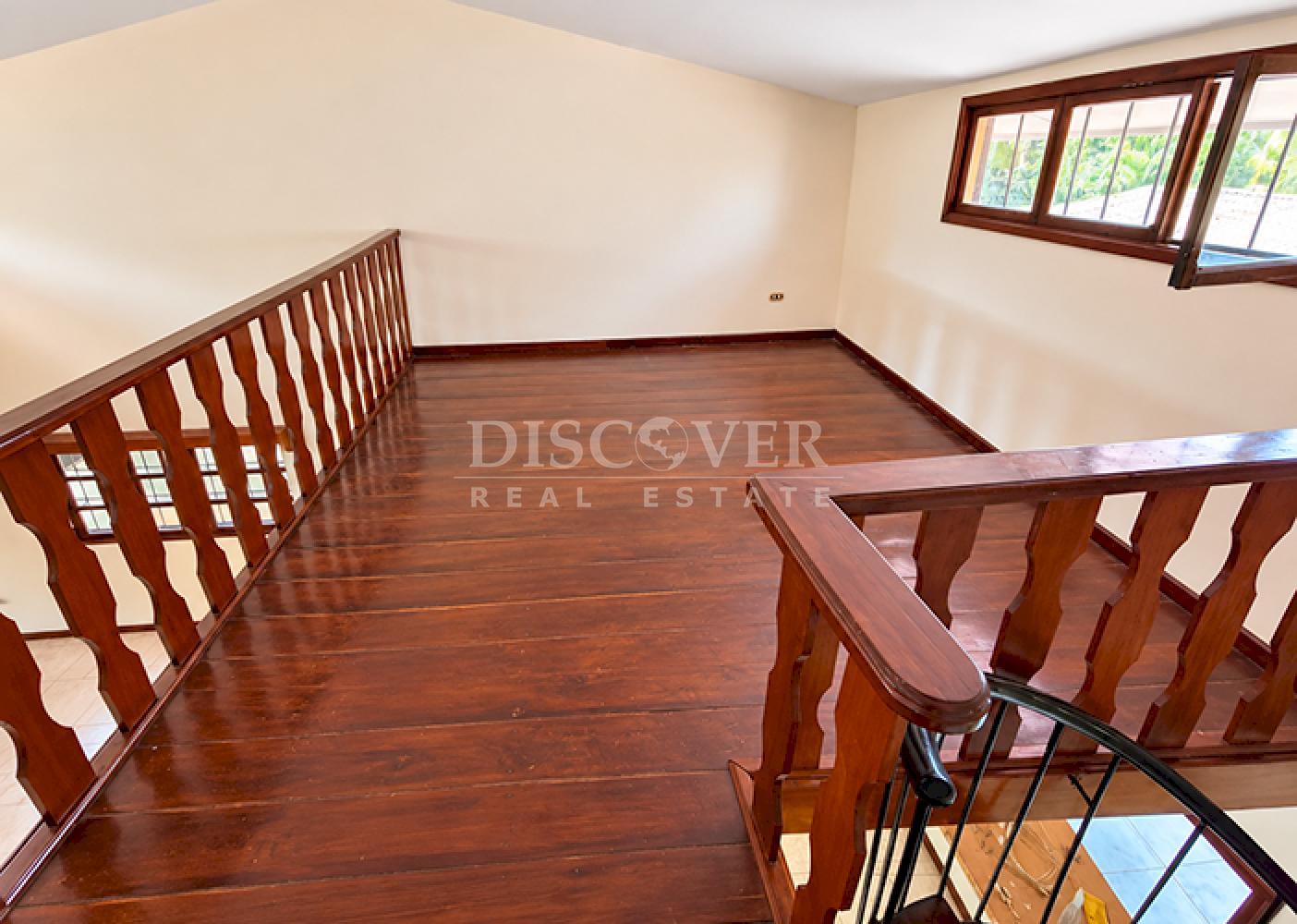  Two-story house for rent on Carretera Masaya