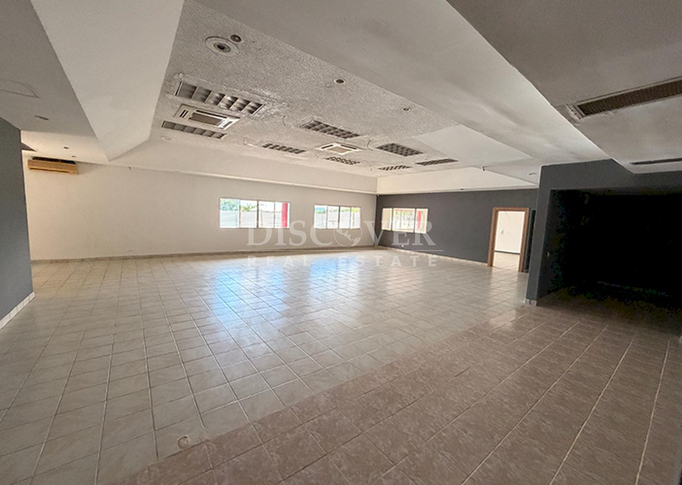 Commercial space for rent in Los Robles
