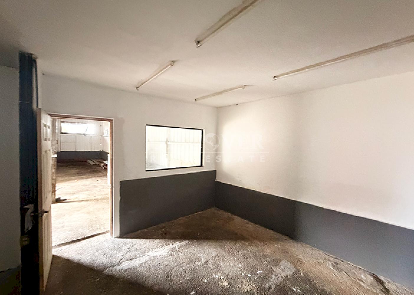 Commercial space for rent in Los Robles