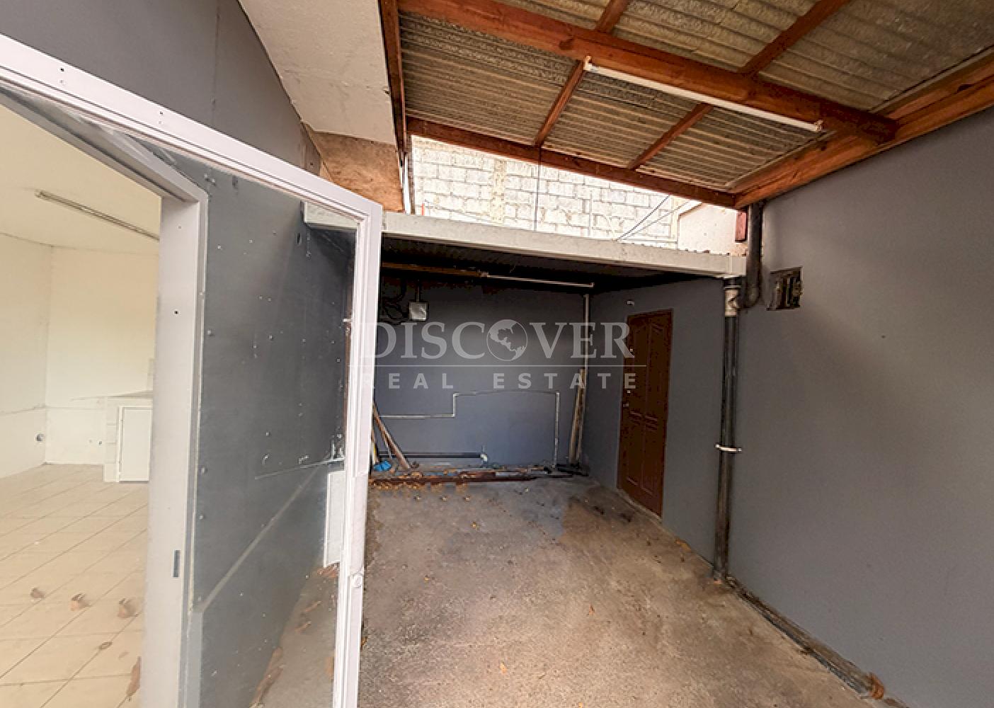 Commercial space for rent in Los Robles