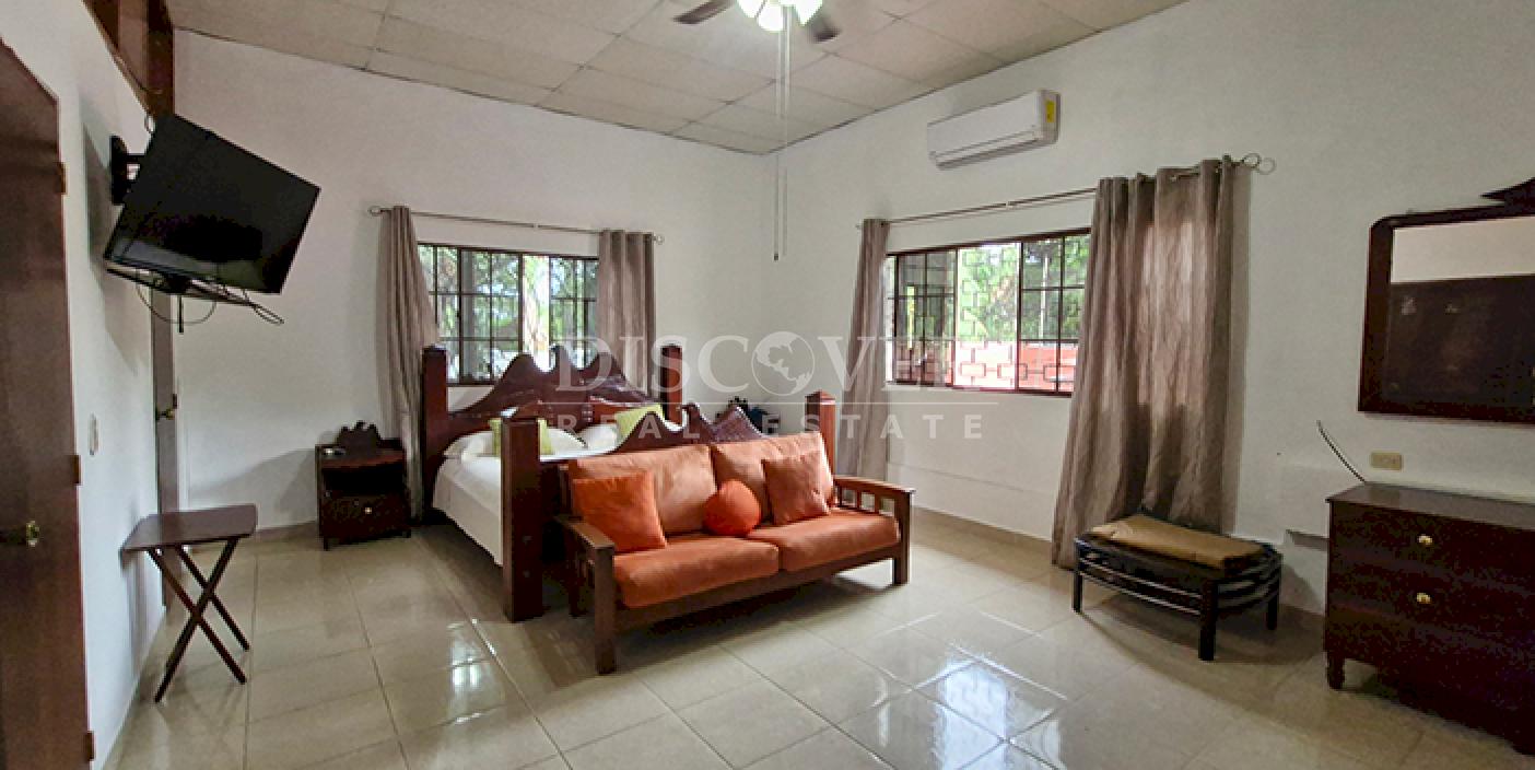 Semi-furnished house for rent in Las Colinas