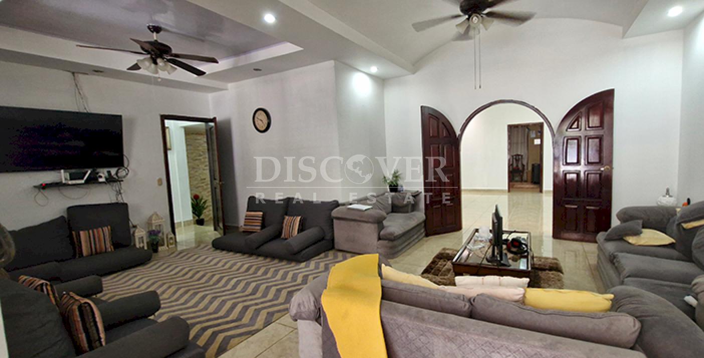 Semi-furnished house for rent in Las Colinas
