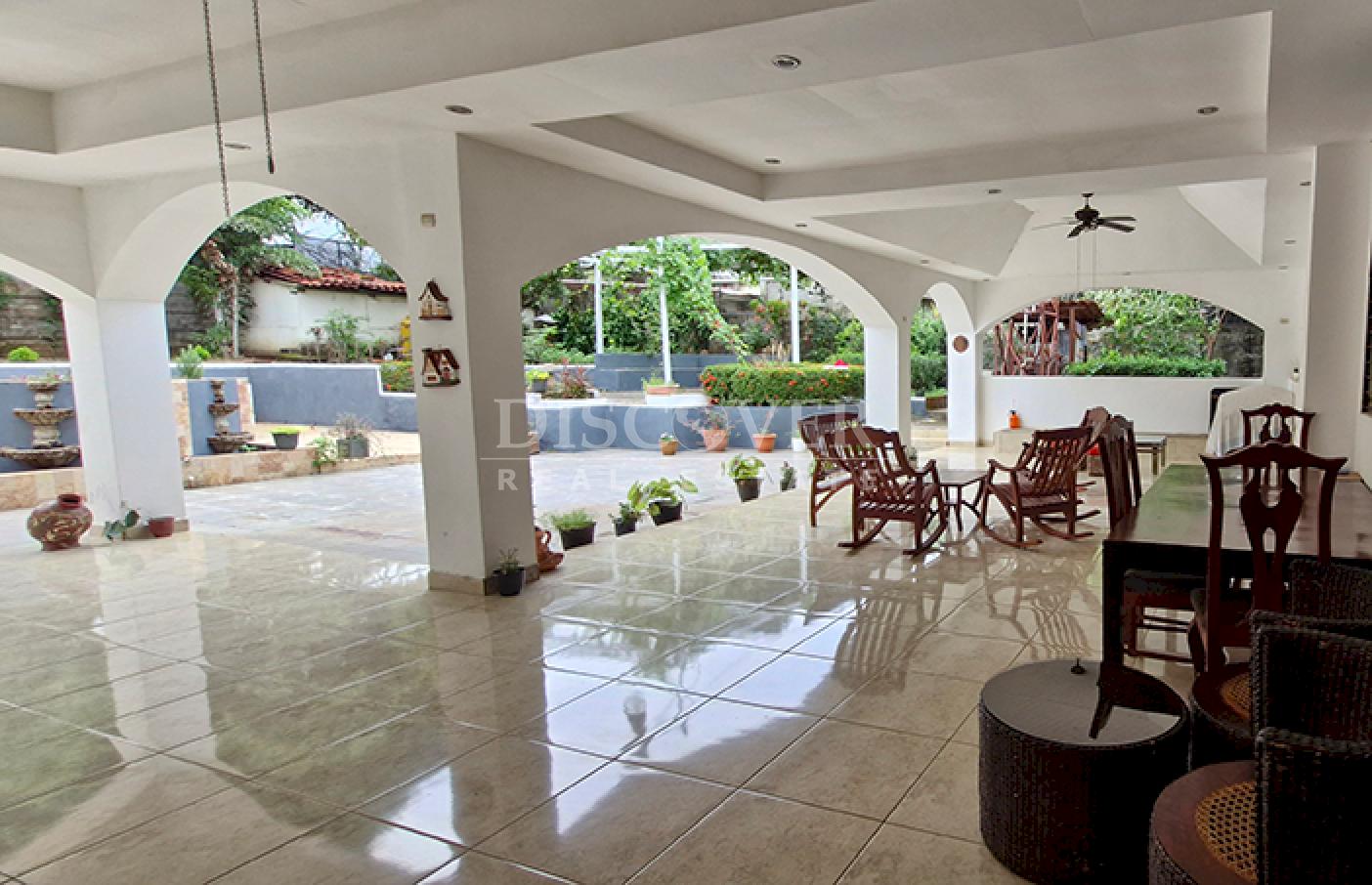 Semi-furnished house for rent in Las Colinas