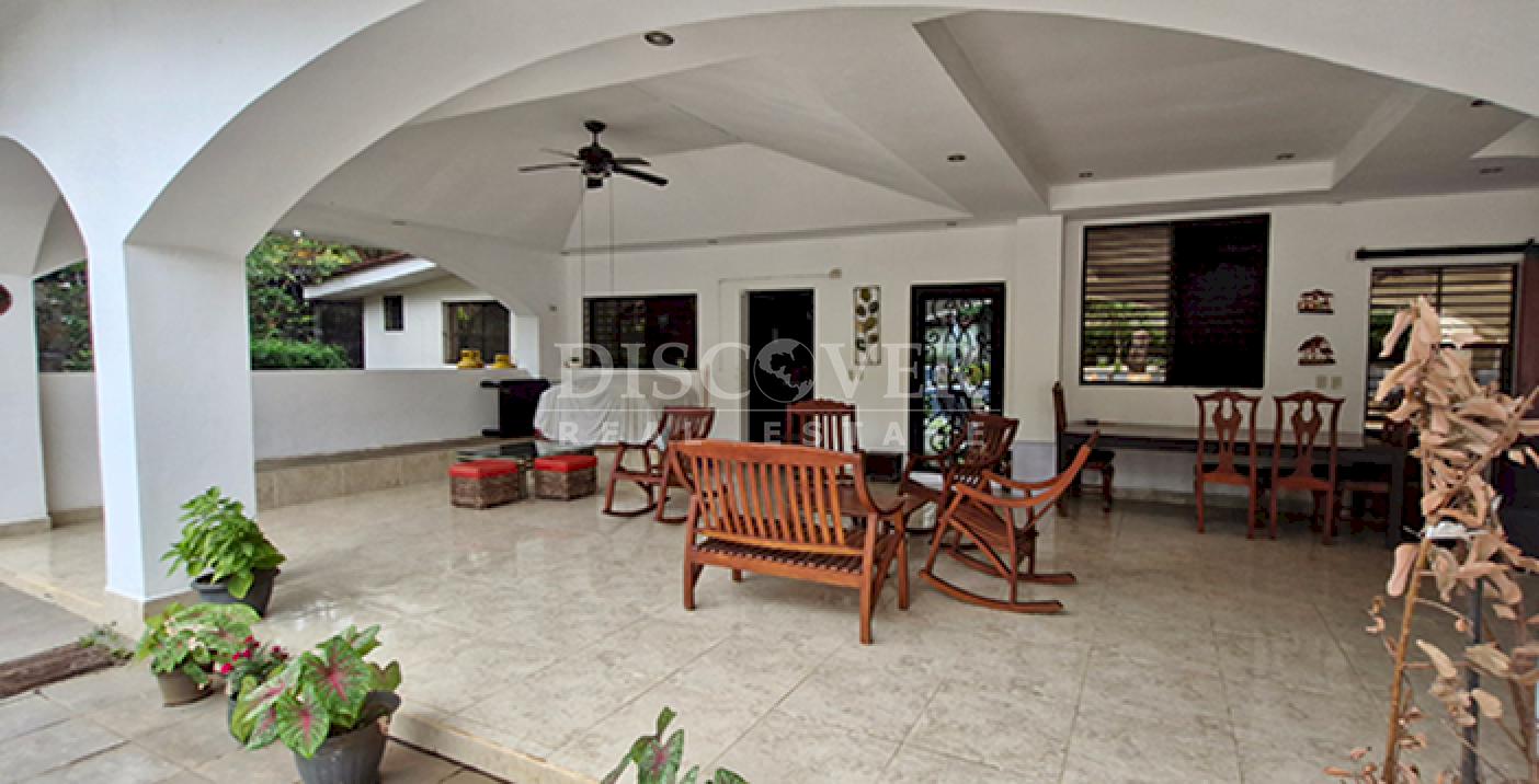 Semi-furnished house for rent in Las Colinas