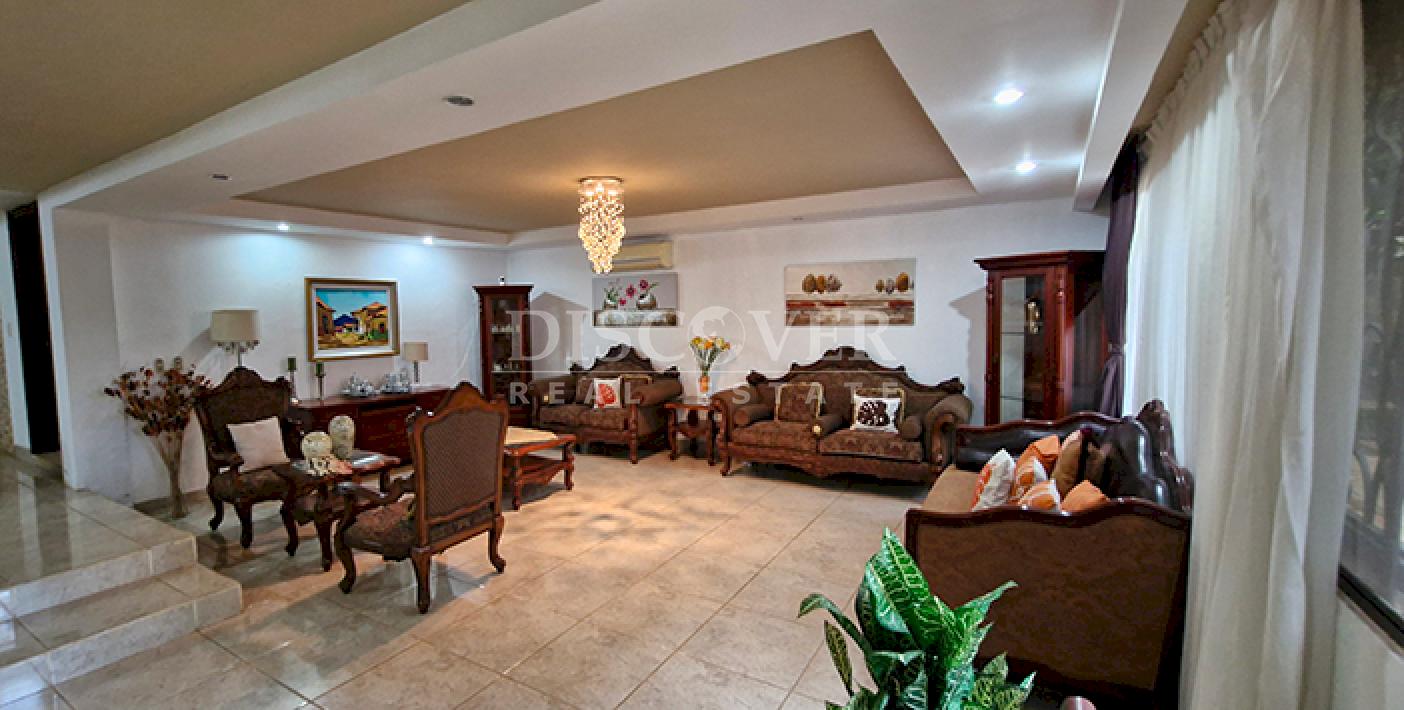 Semi-furnished house for rent in Las Colinas