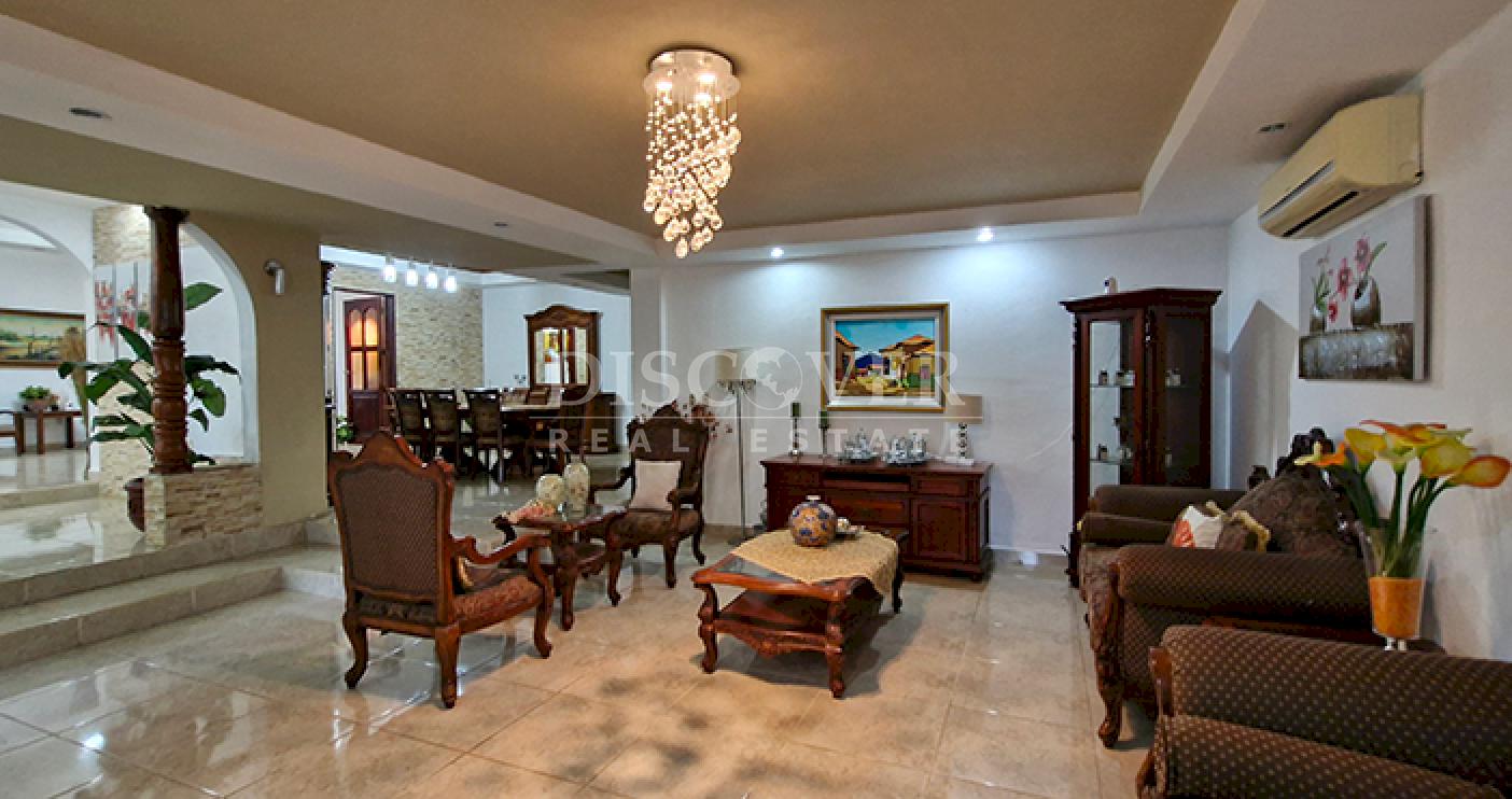 Semi-furnished house for rent in Las Colinas