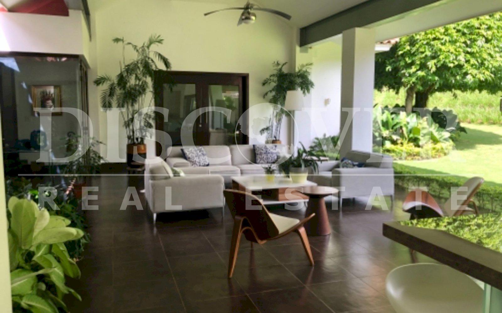 https://images.discovernica.com/propiedad/1600/168B4E9F_EF43_434E_A306_10BA0431BD63.jpeg