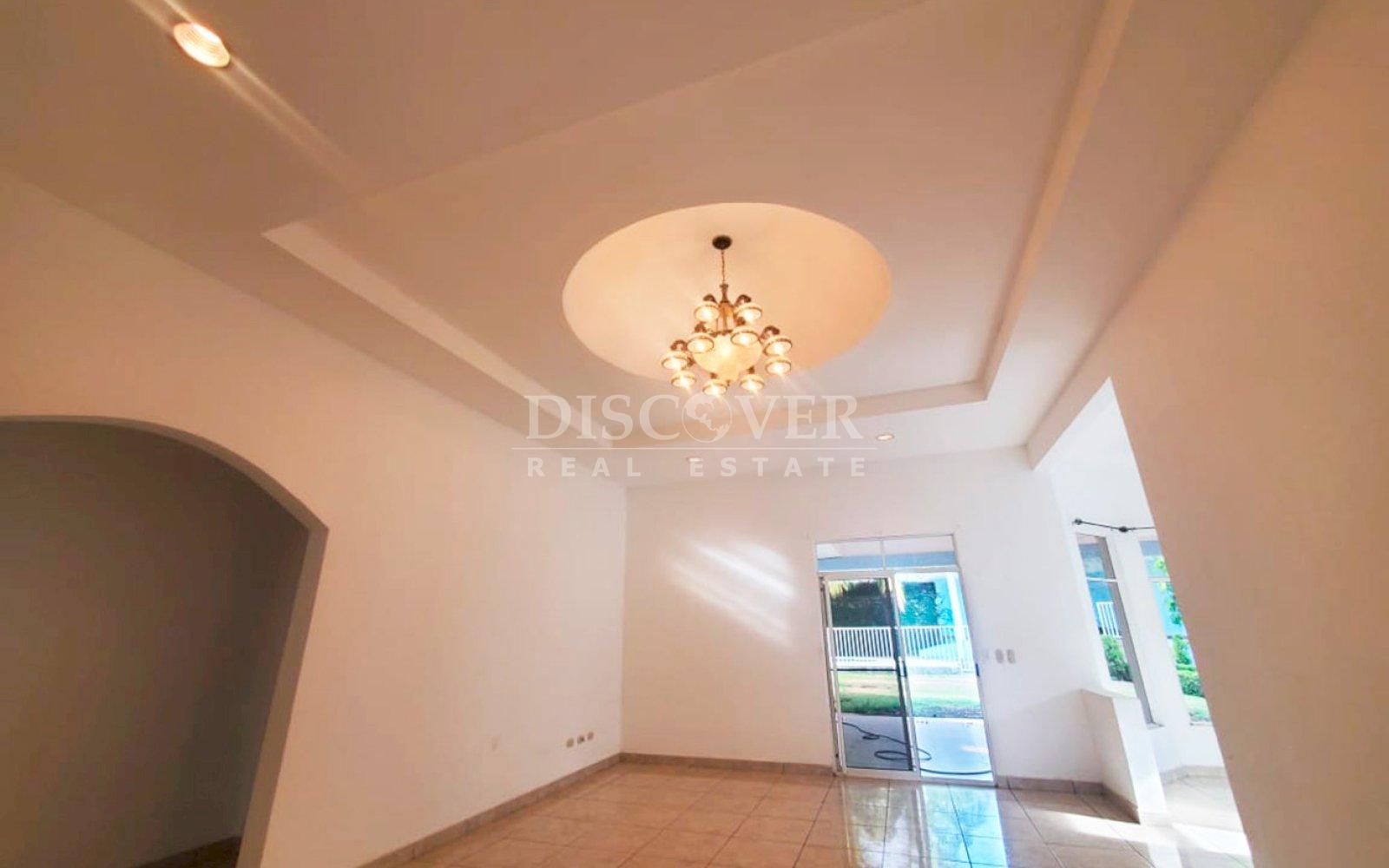  House for sale and rent in residential area - Las Colinas