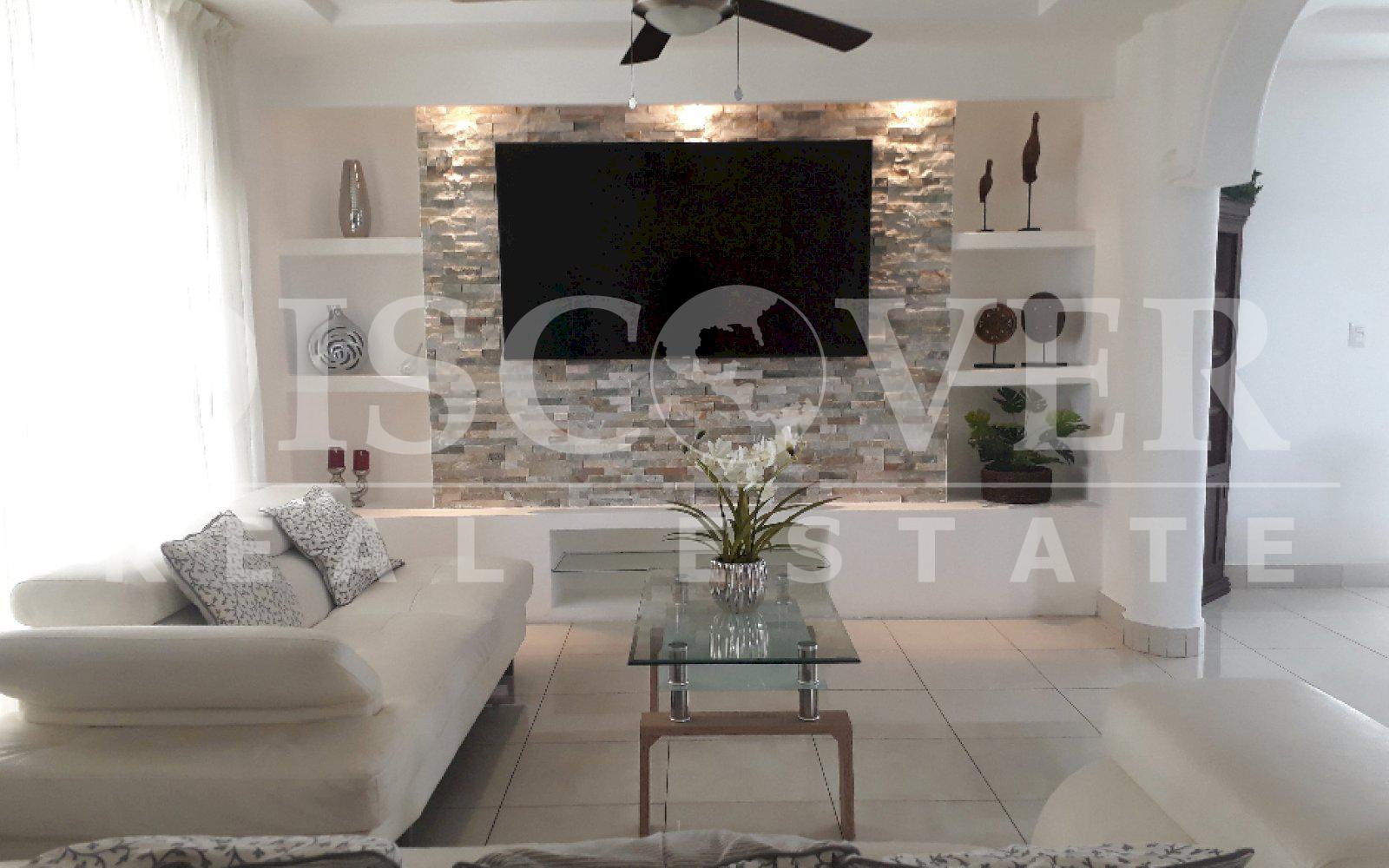  House for rent two floors in Lomas de Ticomo.