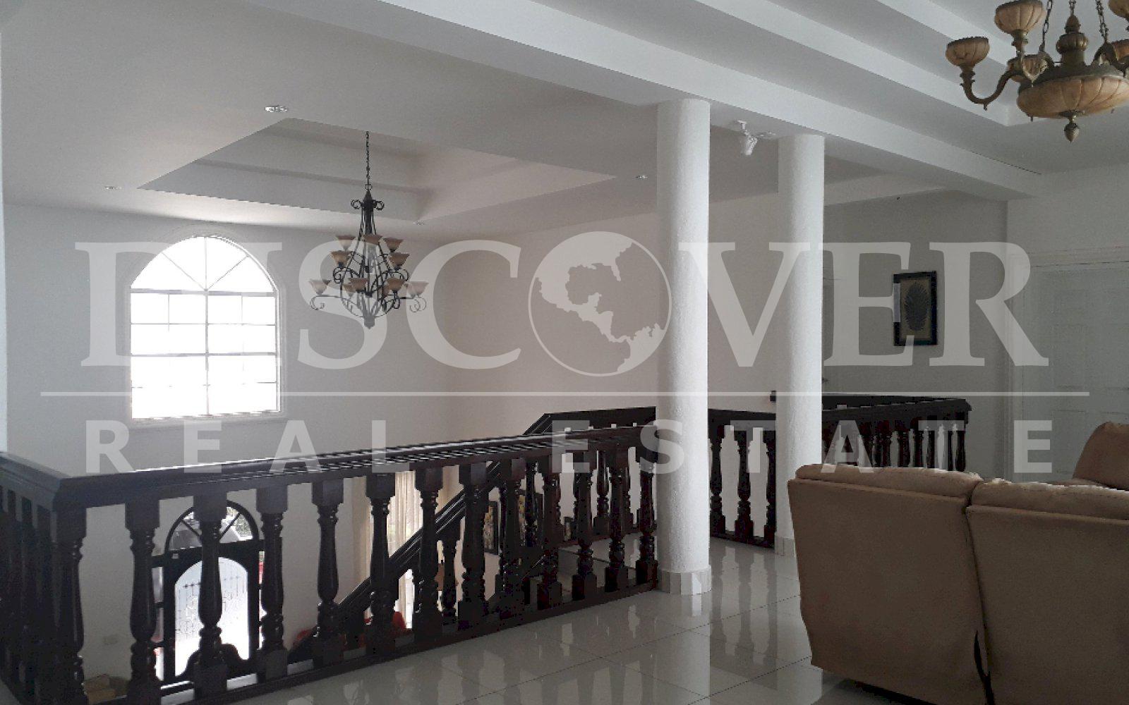  House for rent two floors in Lomas de Ticomo.