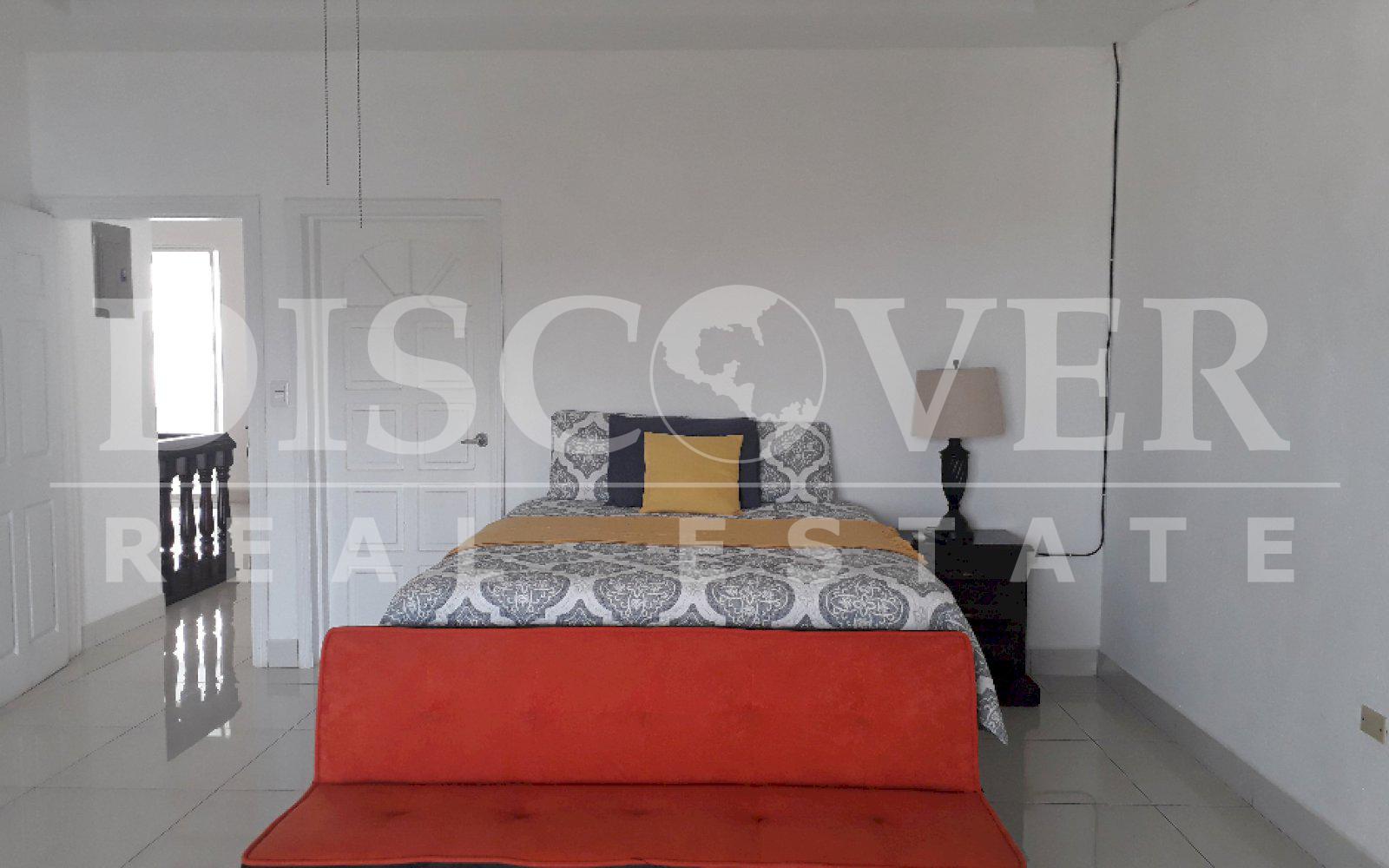  House for rent two floors in Lomas de Ticomo.