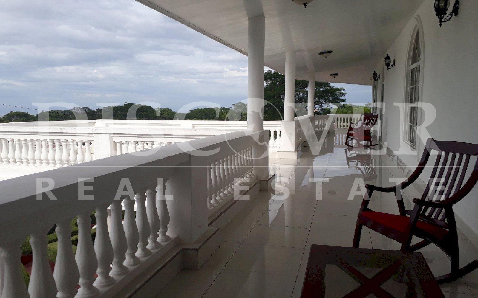  House for rent two floors in Lomas de Ticomo.