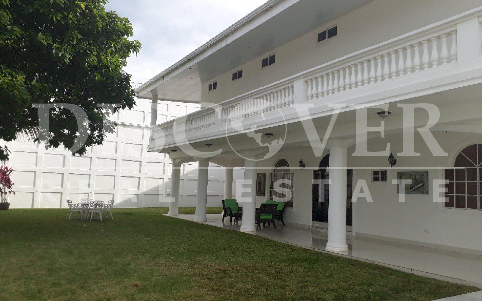  House for rent two floors in Lomas de Ticomo.