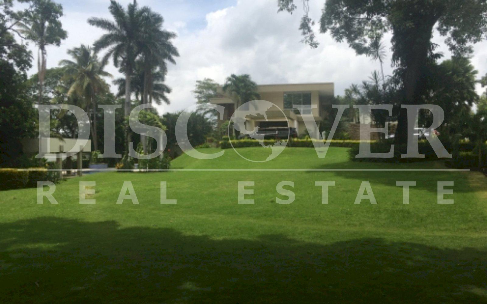  Beautiful House with large gardens, pool for Rent in Ticomo Sur ID 12004