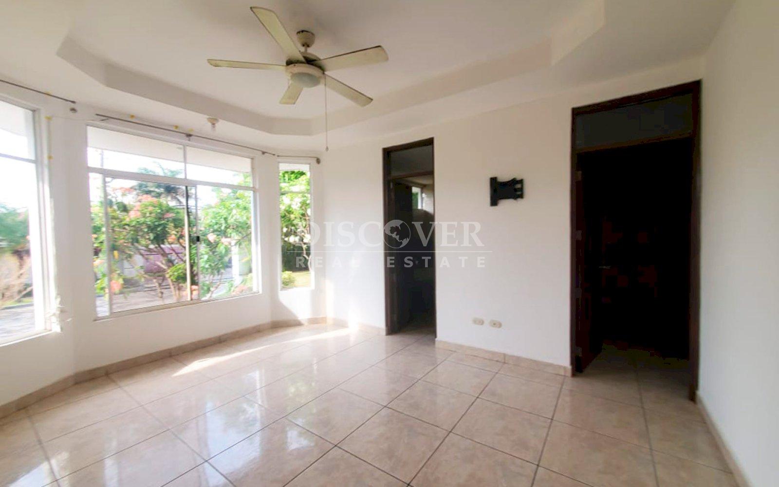  House for sale and rent in residential area - Las Colinas