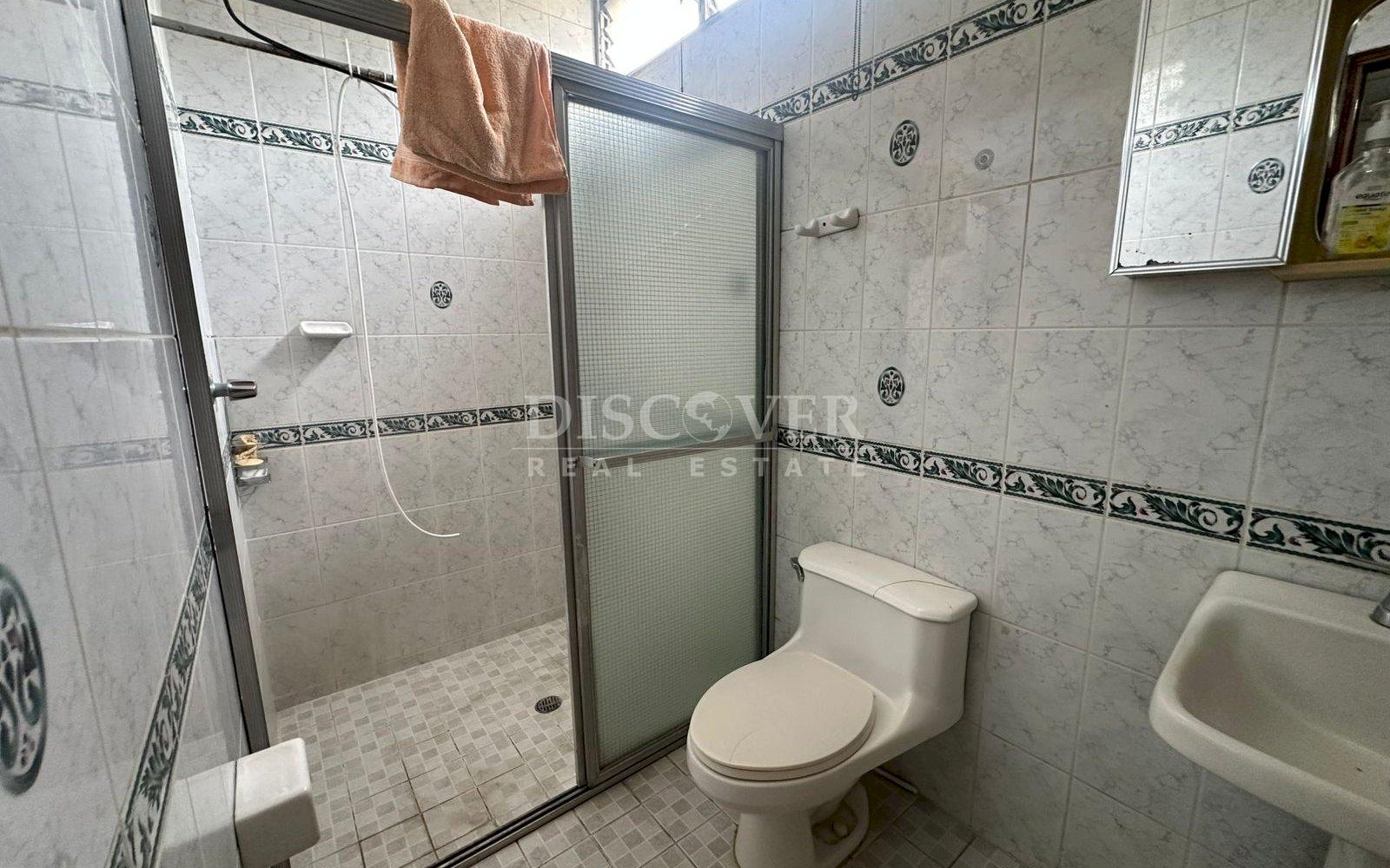  House in commercial area for sale