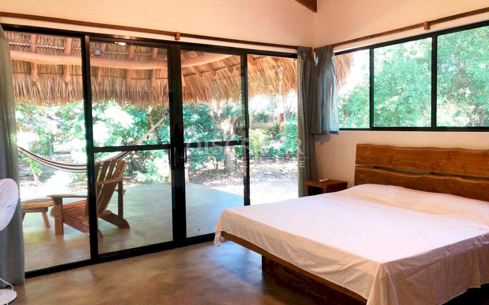  Beach house for sale in Los Cardones Beach