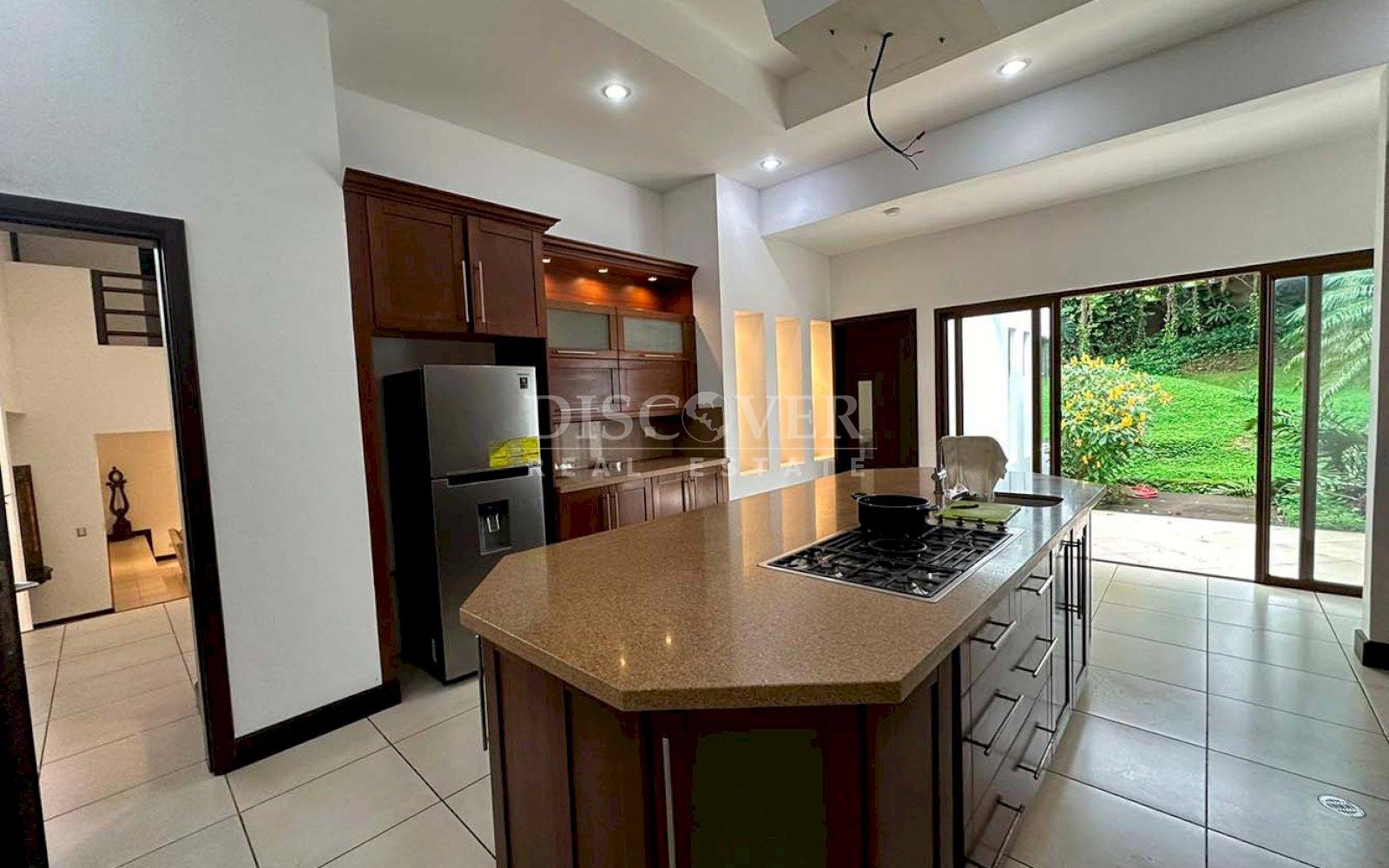  House for sale in Villa Fontana