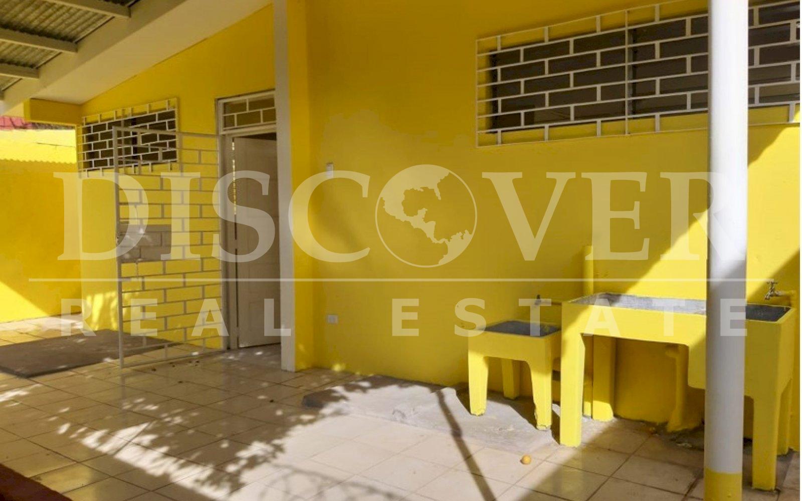  It is rented in Ciudad Jardín for office or business.