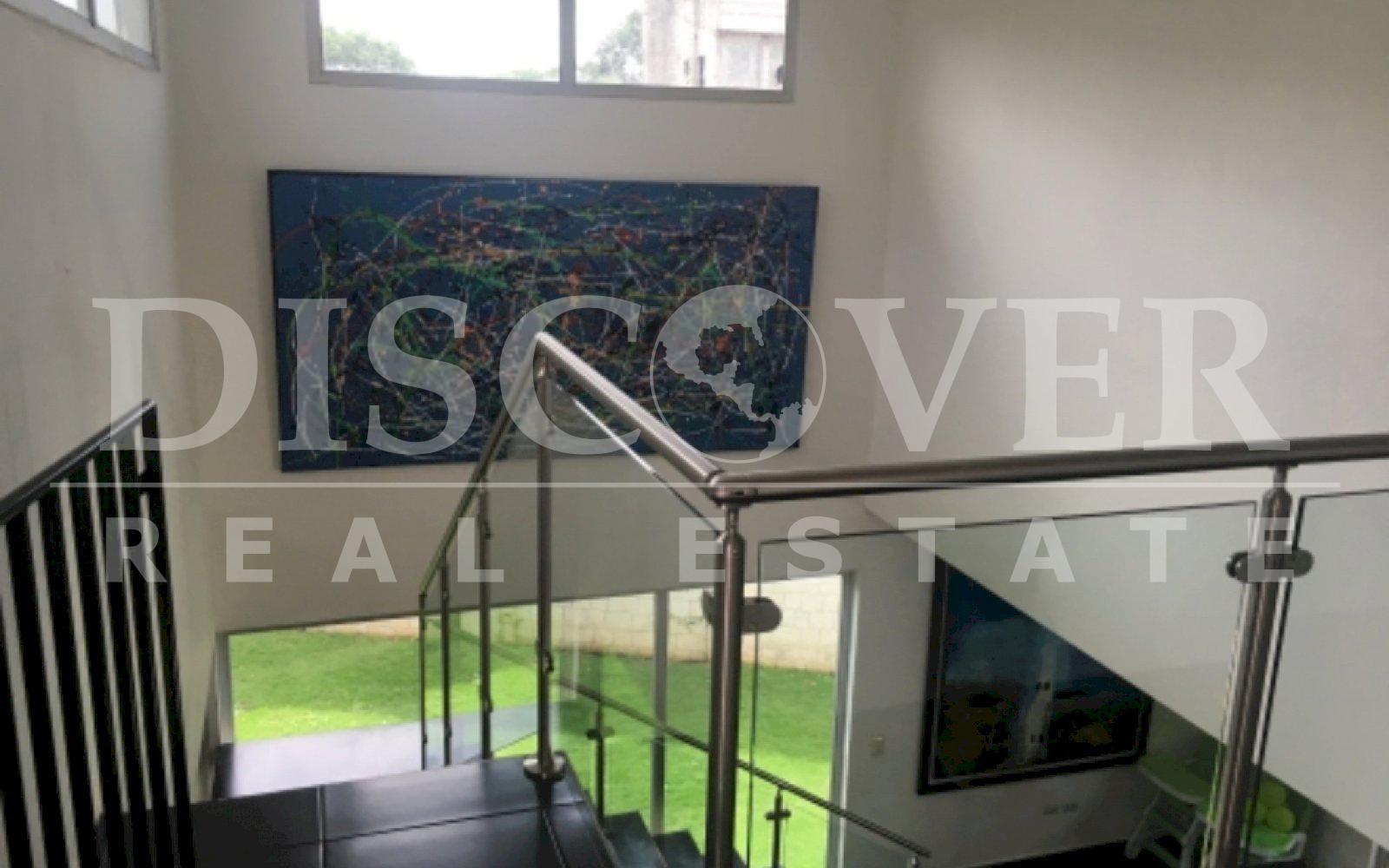  Modern house two floors in condominium in Las Colinas.