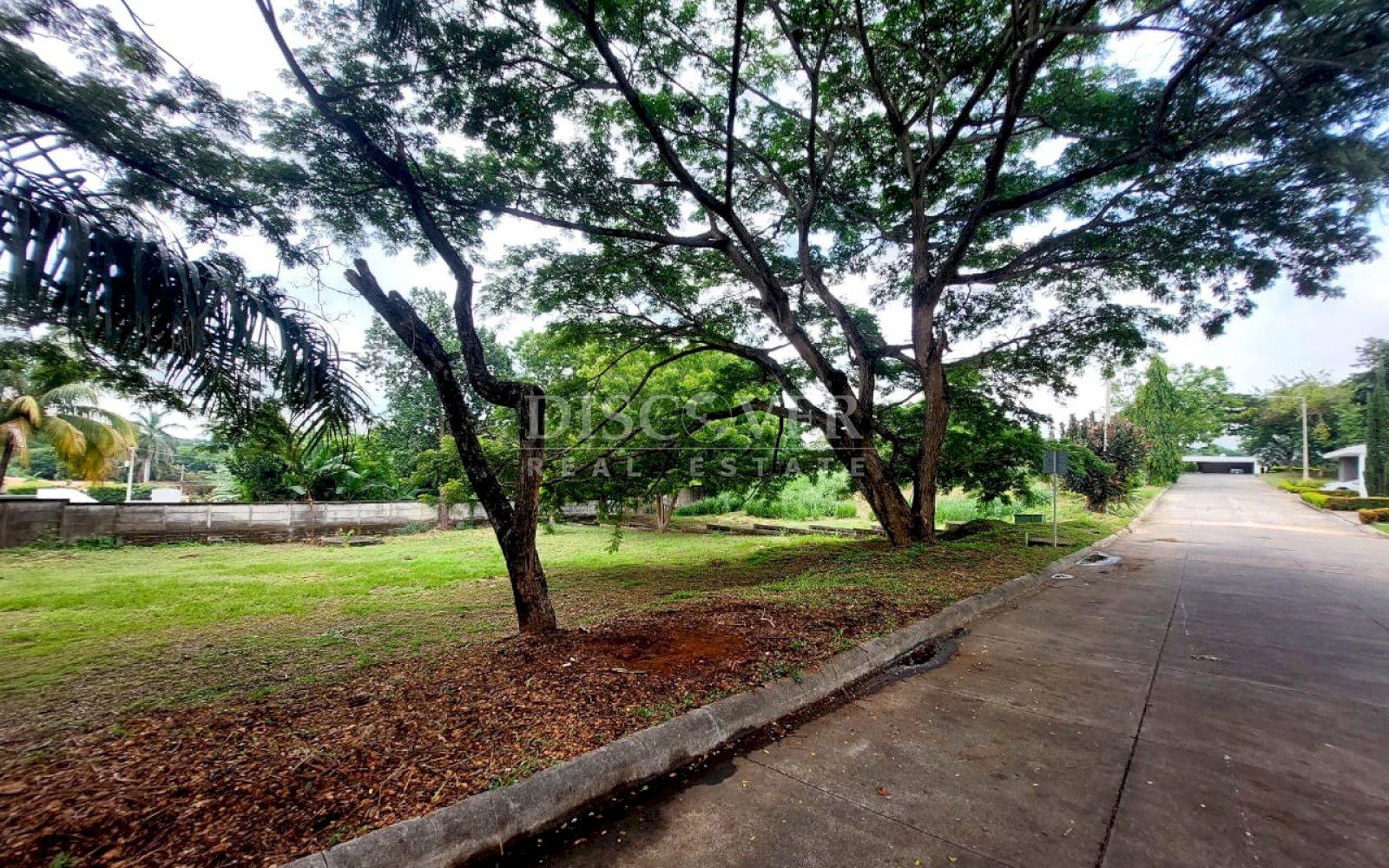  Land for Sale located in Villa Fontana Sur