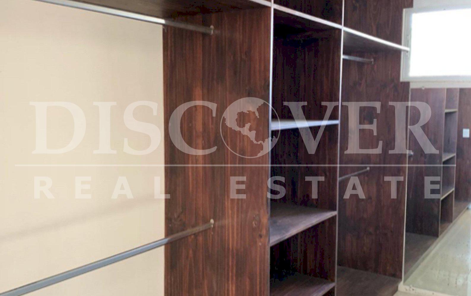  Spacious and modern house in a safe area of ​​Las Colinas.