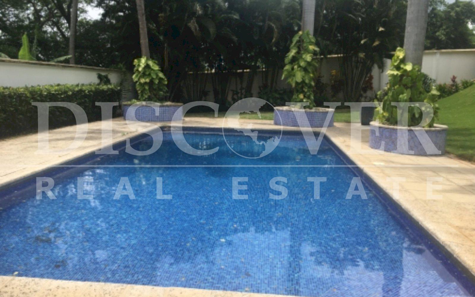  Beautiful House with large gardens, pool for Rent in Ticomo Sur ID 12004